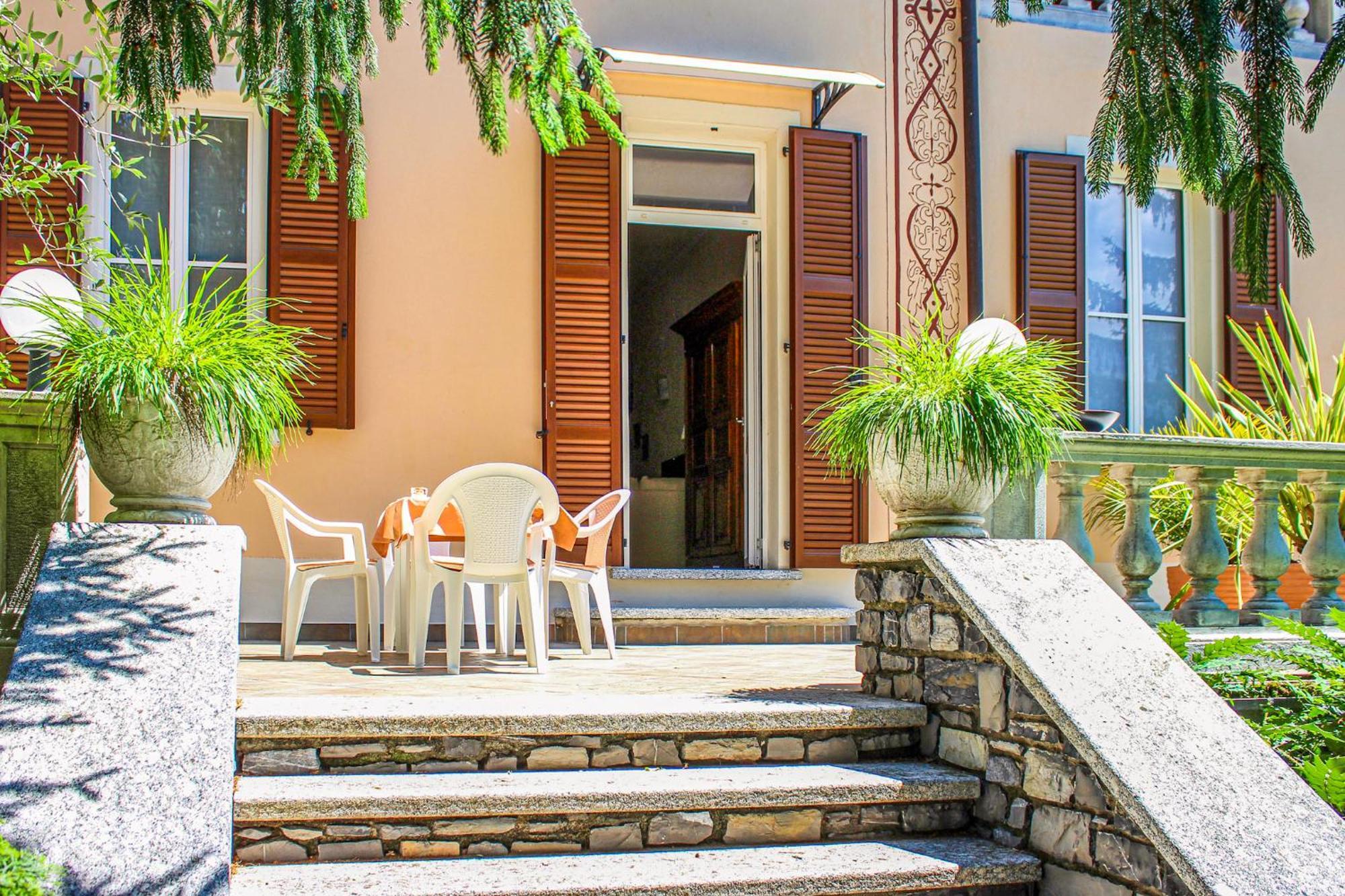 Palazzina Giardinolago Граведона Екстериор снимка