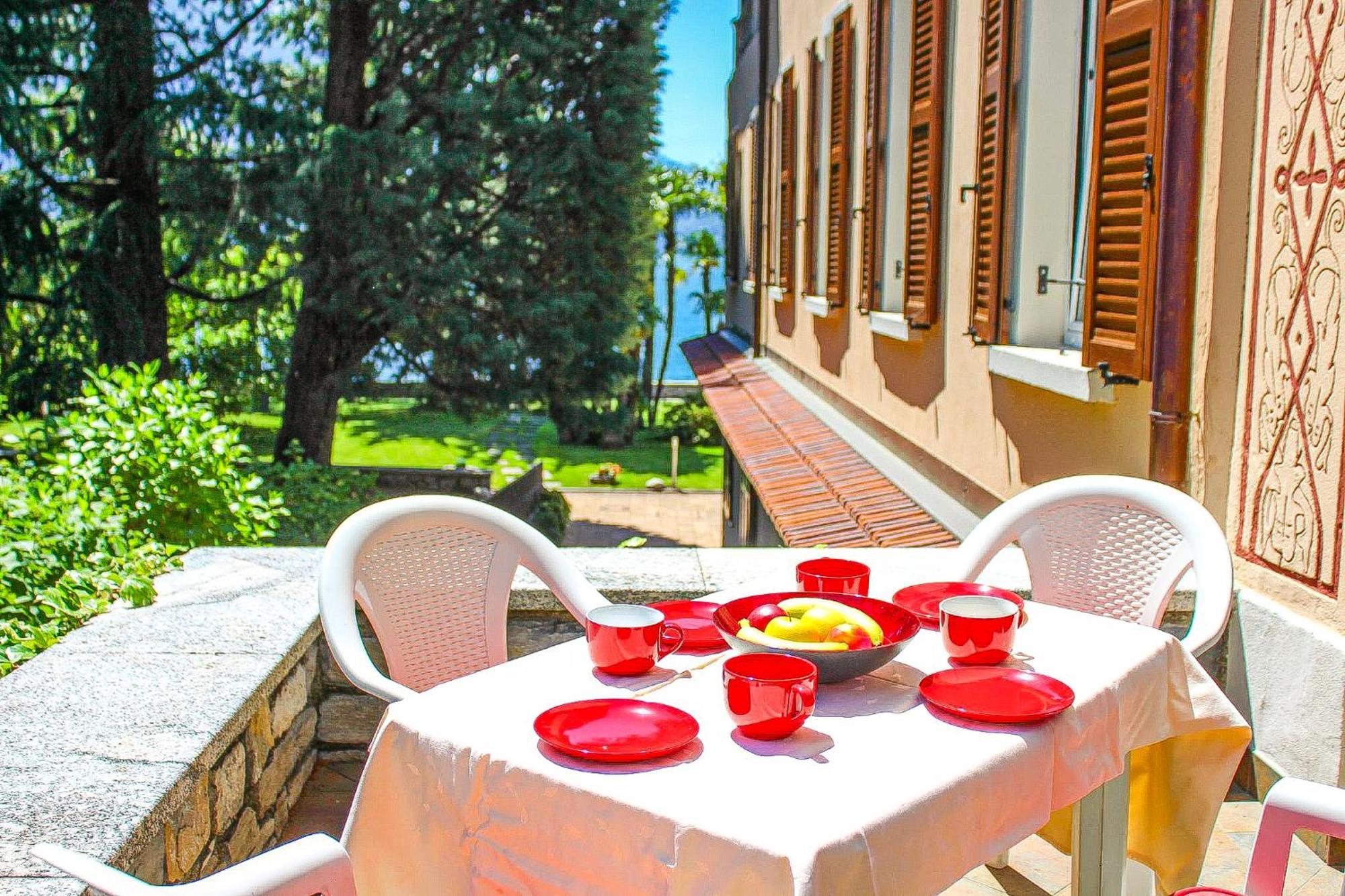 Palazzina Giardinolago Граведона Екстериор снимка